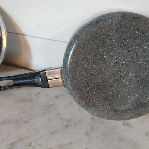 Vintage Club Cast Aluminum 1 Quart Saucepan and Lid, Speckled Grey Club Cooking - Picture 3 of 9